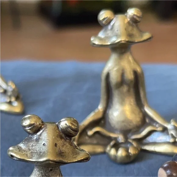 Brass Zen Frog Statue - Picture 6 of 6